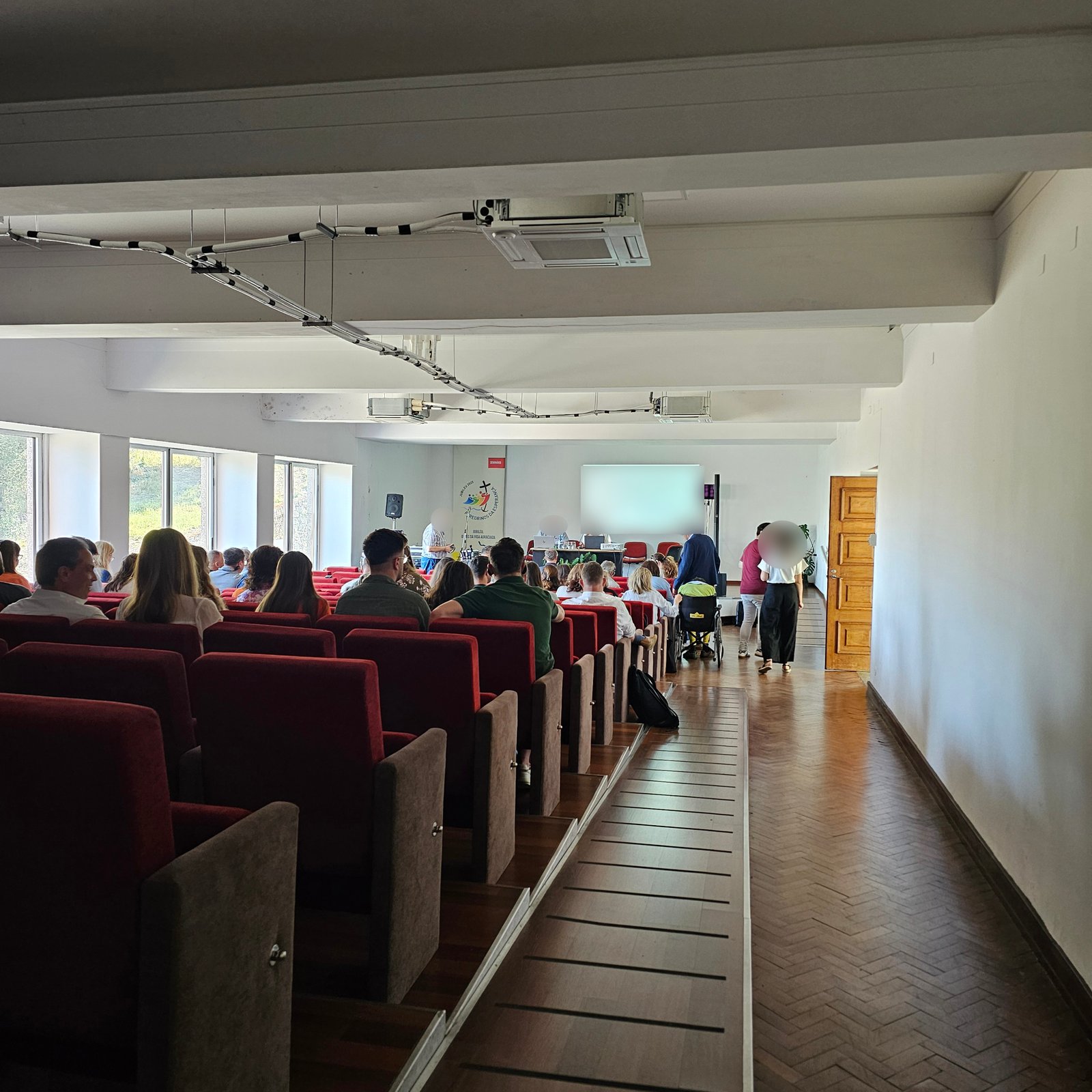Conferência da Obra Kolping no Seminário de Lamego — Interpretação simultânea remota e áudio — Turnip Portugal