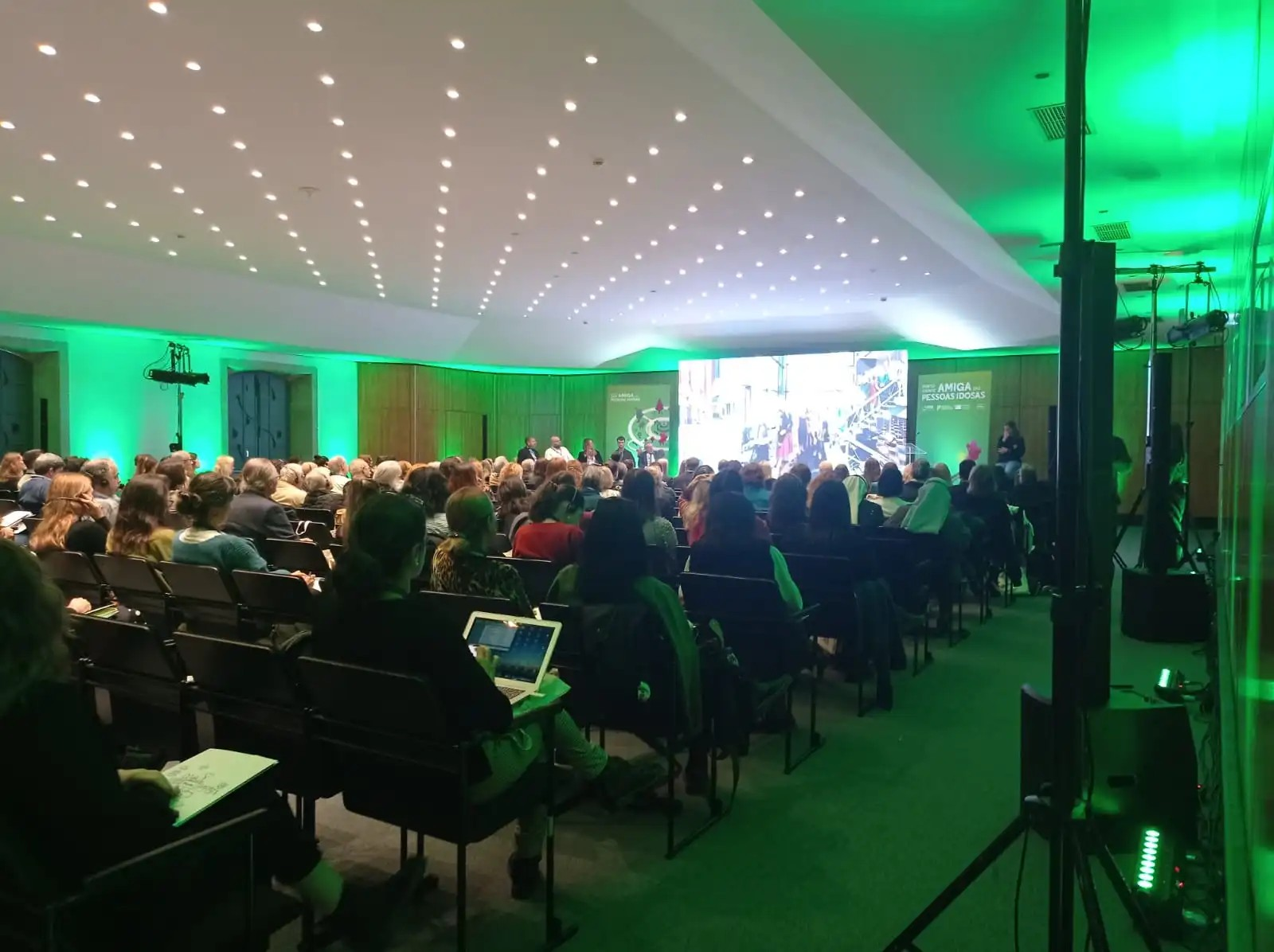 Conferência “Cidade do Porto Amiga das Pessoas Idosas” — Interpretação simultânea — Turnip Portugal
